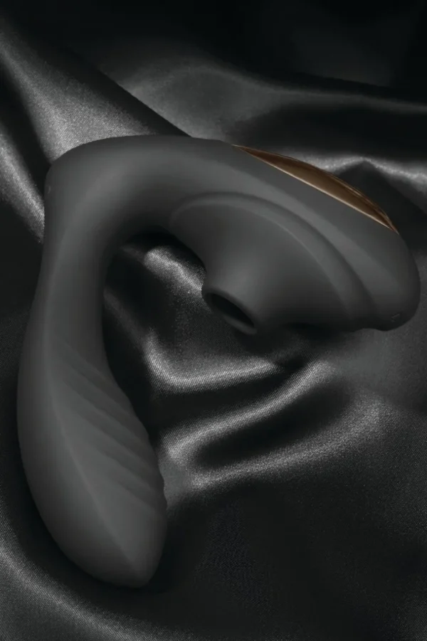The Royal Embrace Dual Stimulator